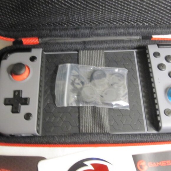 Gamesir X2 Bluetooth Mobile Gaming Controller - New in Zip-Pouch - Picture 3 of 6